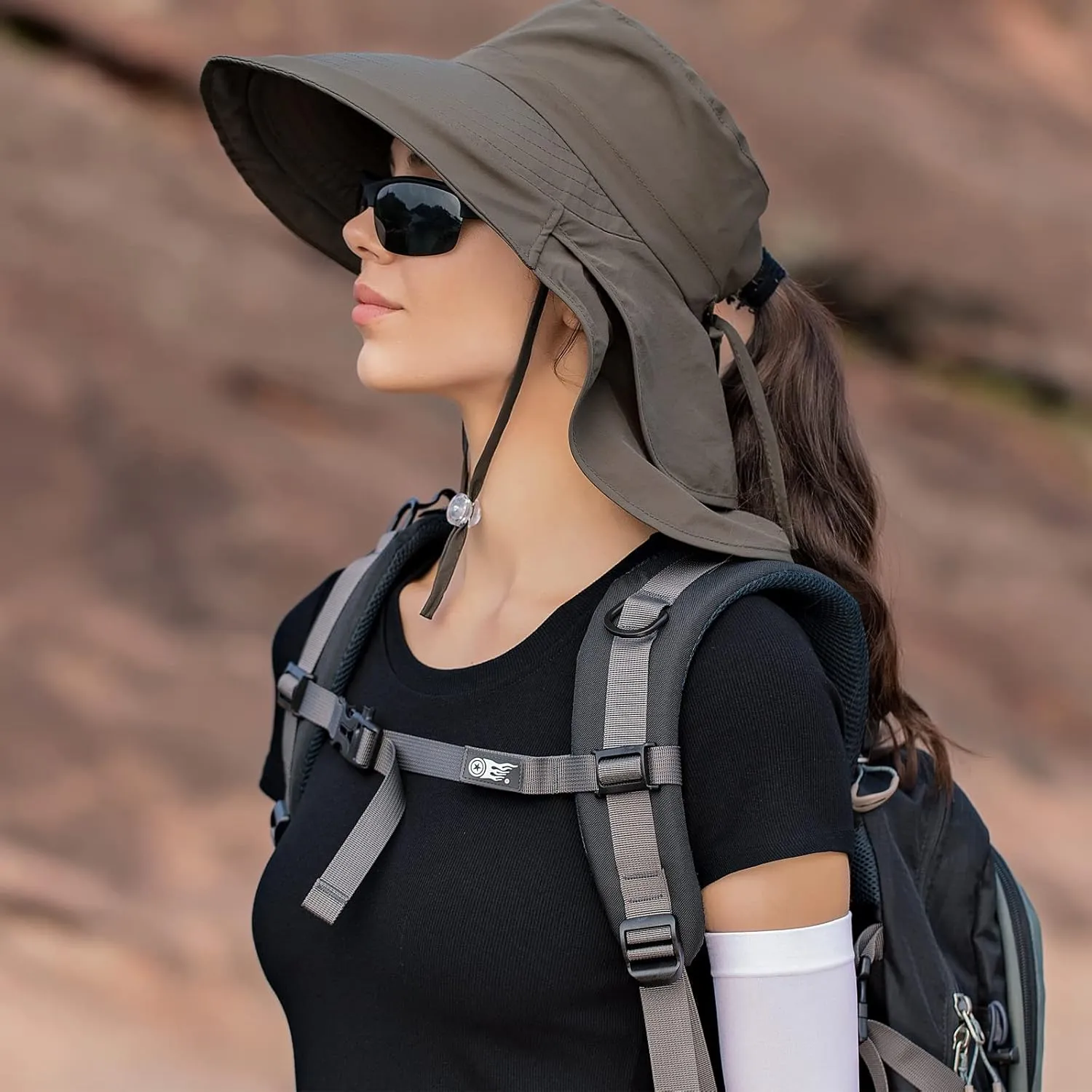 Women Sun Hats UV Protection Wide Brim Foldable Ponytail Hole Beach Hats with Neck Cover for Gardening