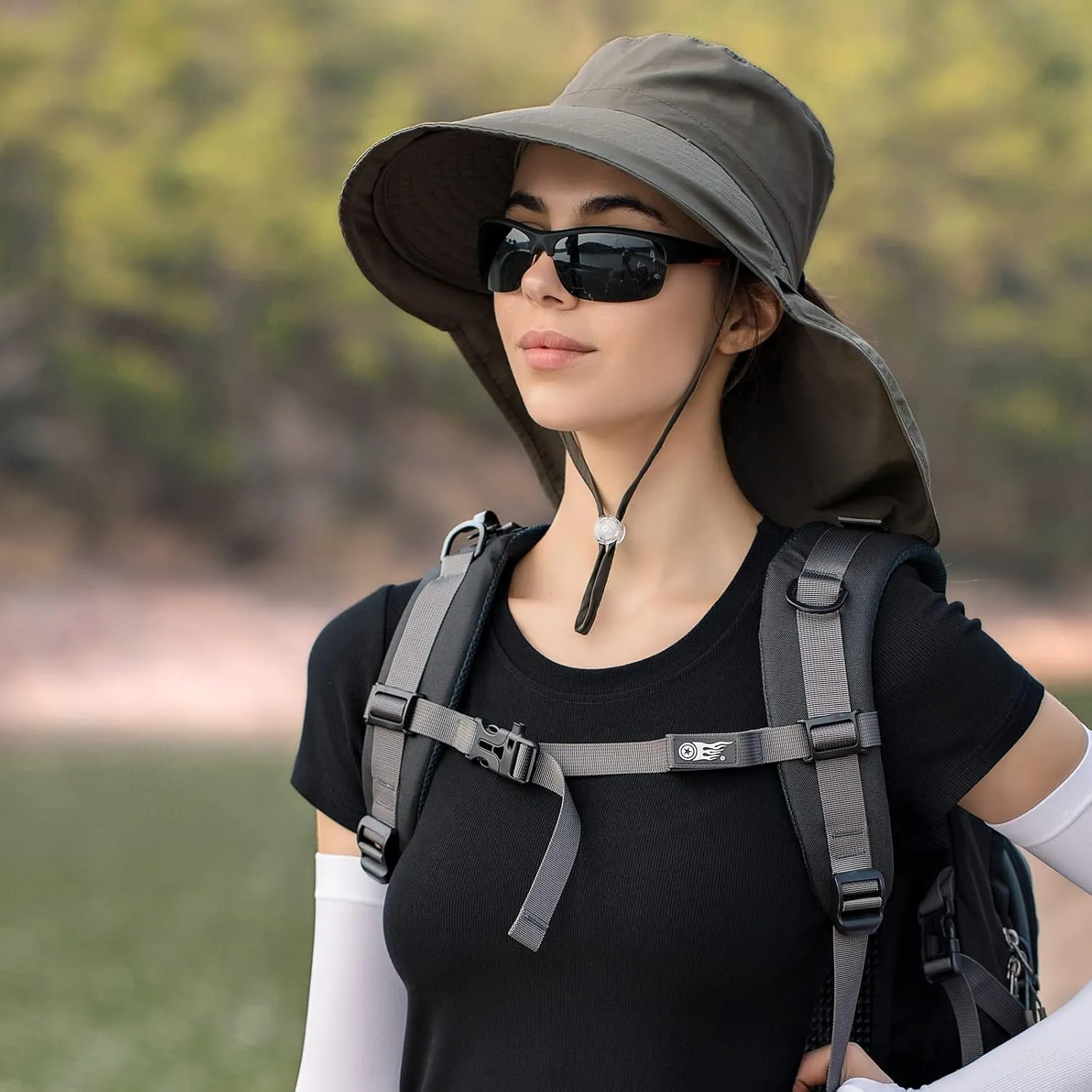 Women Sun Hats UV Protection Wide Brim Foldable Ponytail Hole Beach Hats with Neck Cover for Gardening