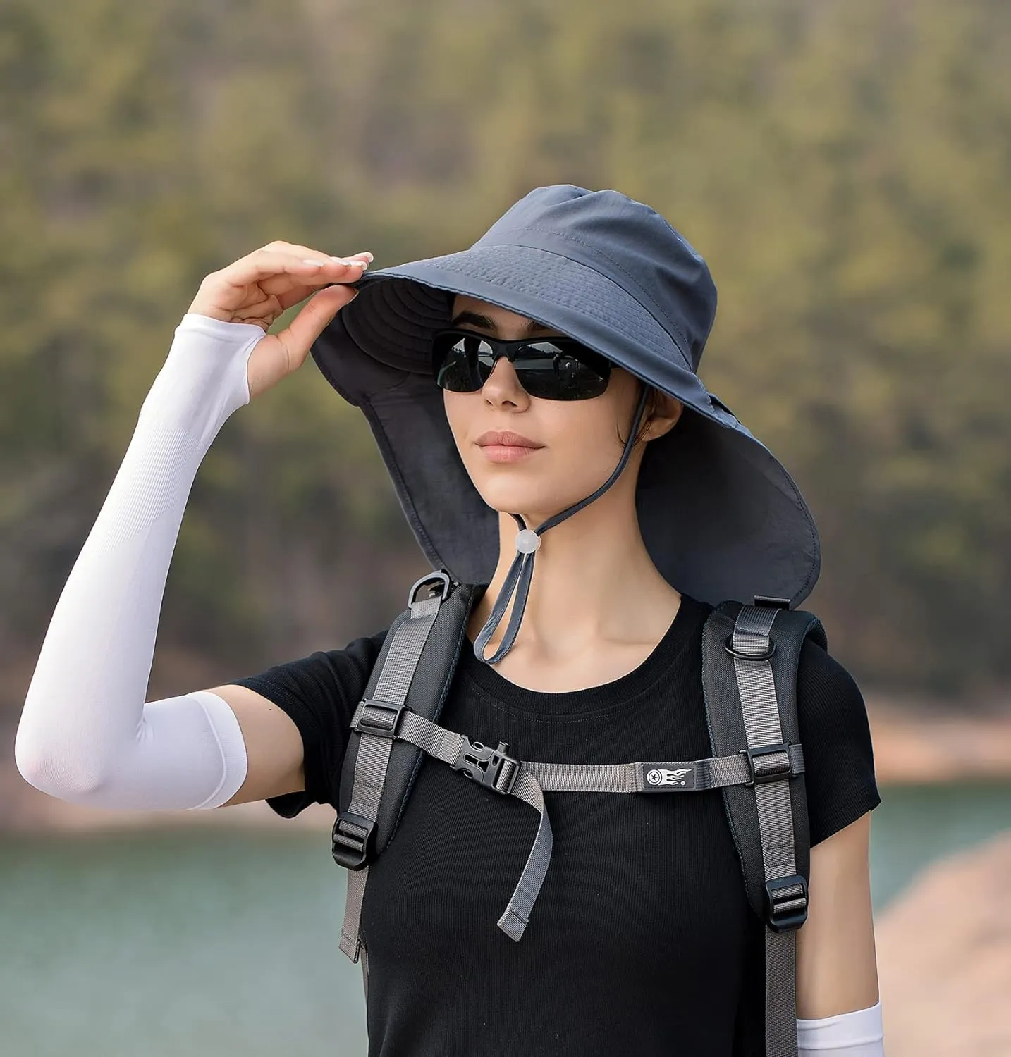Women Sun Hats UV Protection Wide Brim Foldable Ponytail Hole Beach Hats with Neck Cover for Gardening