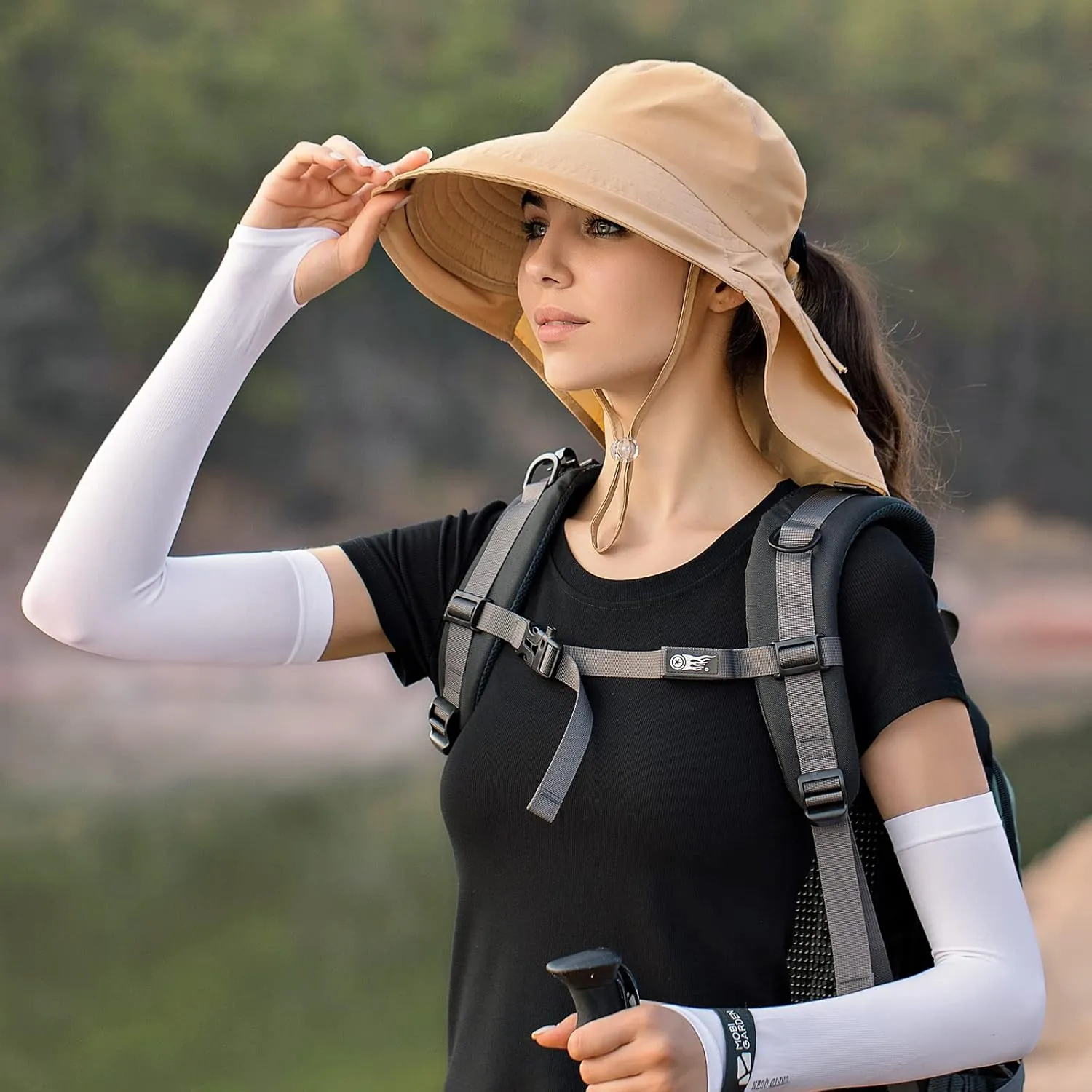 Women Sun Hats UV Protection Wide Brim Foldable Ponytail Hole Beach Hats with Neck Cover for Gardening
