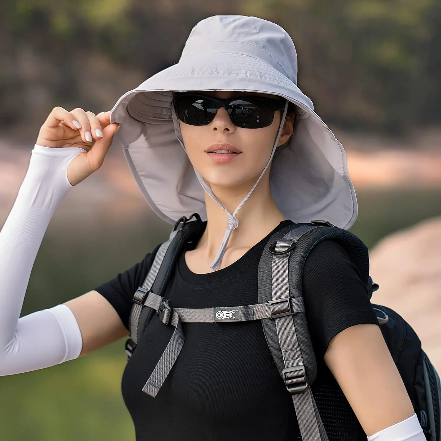 Women Sun Hats UV Protection Wide Brim Foldable Ponytail Hole Beach Hats with Neck Cover for Gardening